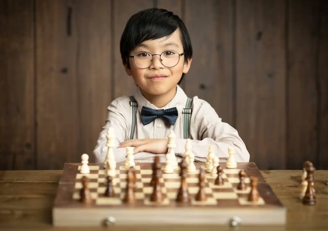 Lucas Yao at the chessboard, composed